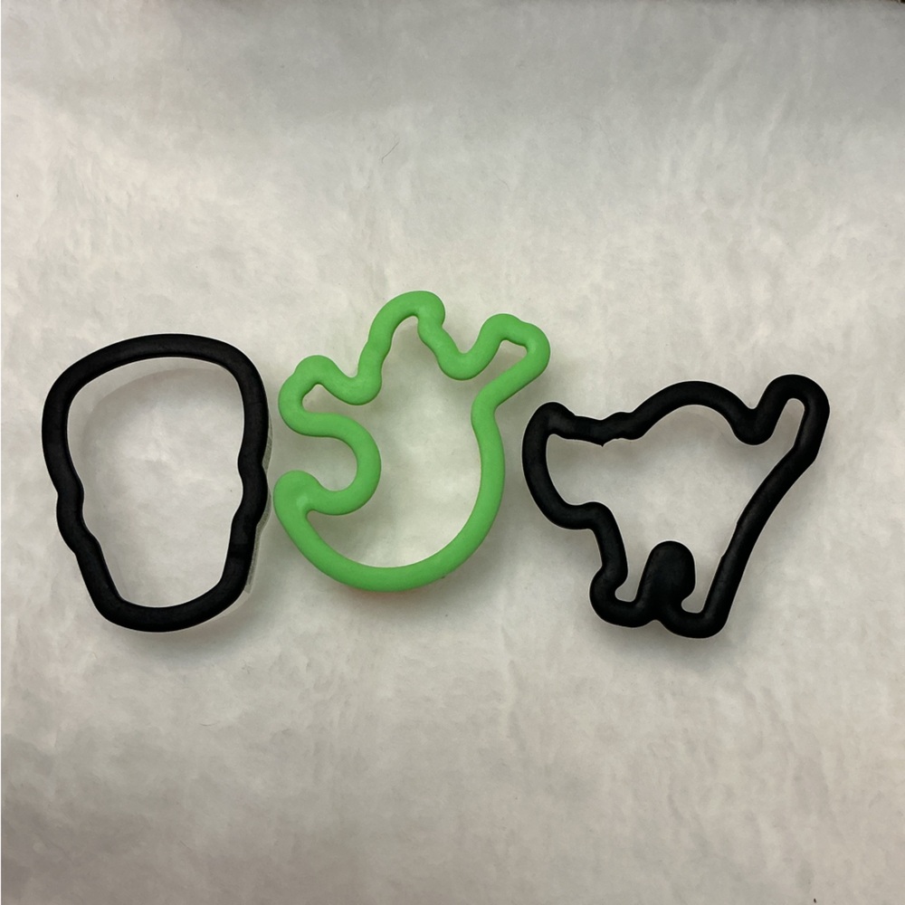 Halloween Cookie Cutters Skull, Ghost, Cat Lot of 3